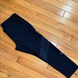 MPG Navy Moto Capri Leggings size small